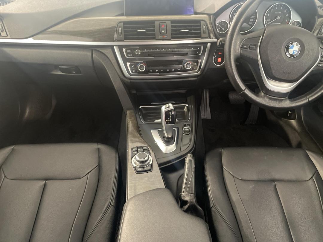 Photo '18' of BMW 320I Photo '18' of BMW 320I