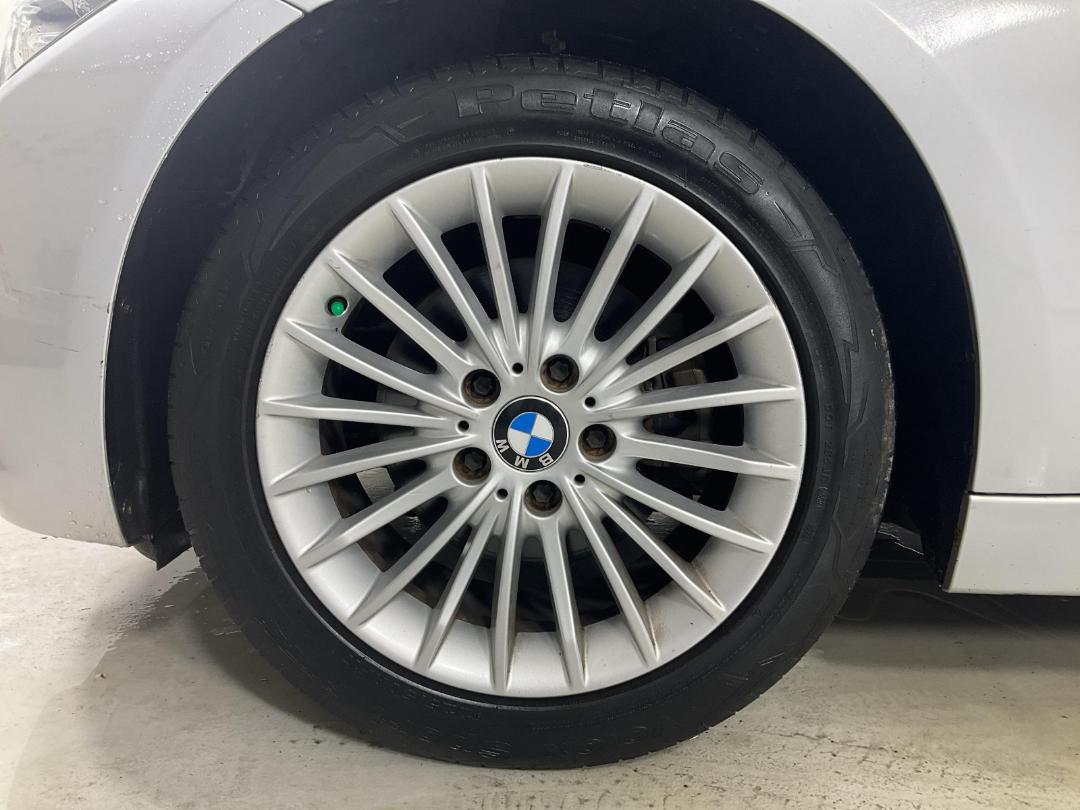 Photo '10' of BMW 320I Photo '10' of BMW 320I