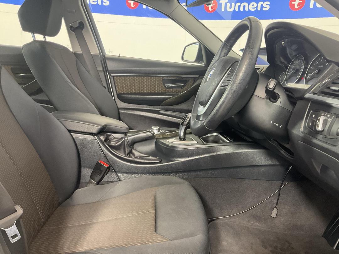 Photo '16' of BMW 320I Photo '16' of BMW 320I