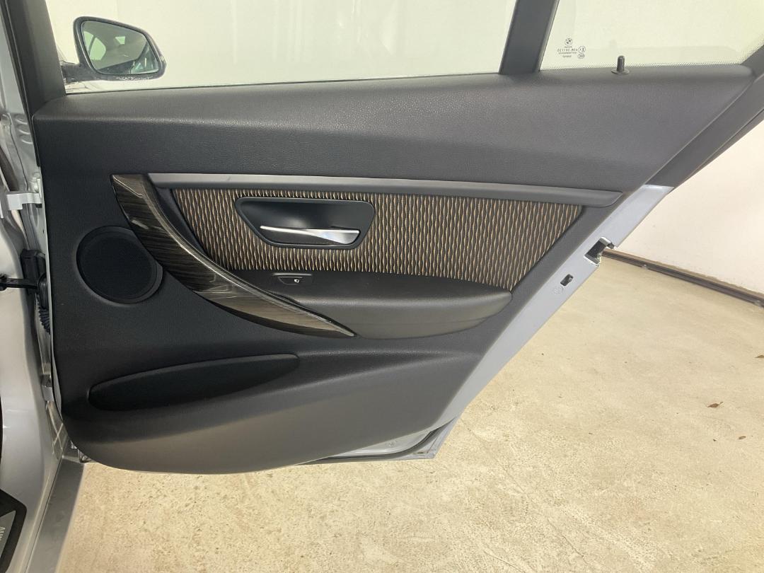 Photo '19' of BMW 320I Photo '19' of BMW 320I