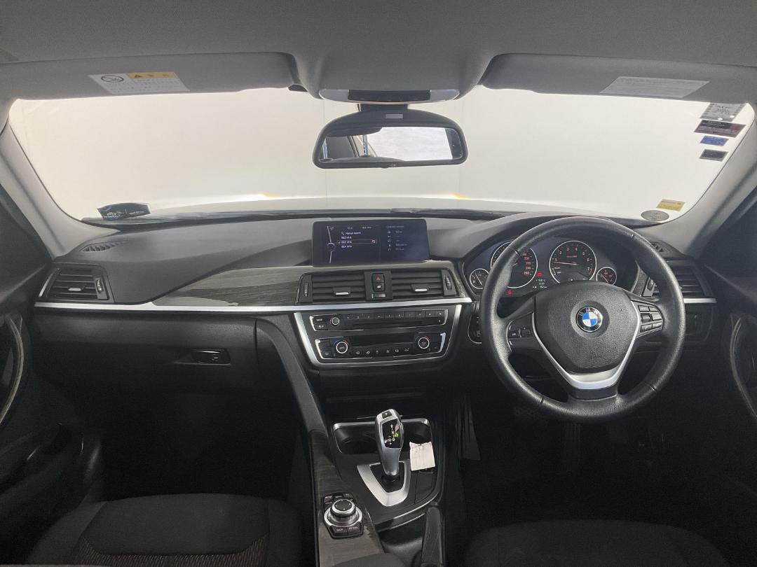 Photo '17' of BMW 320I Photo '17' of BMW 320I