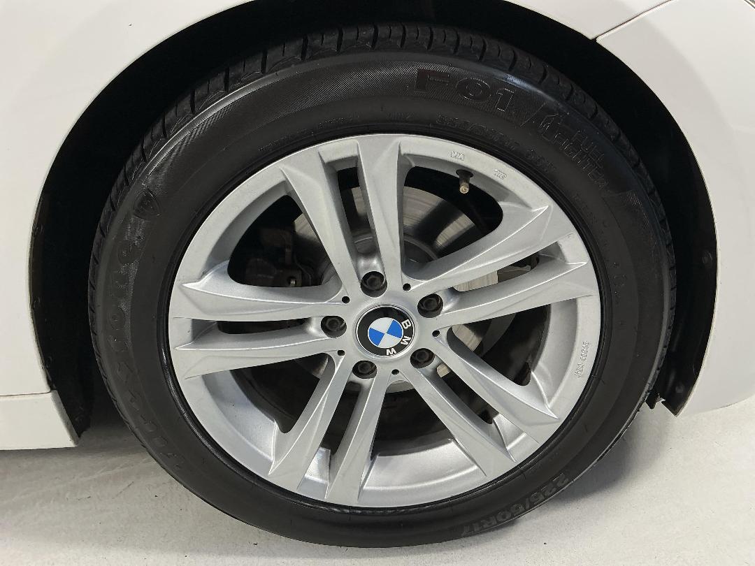 Photo '9' of BMW 320I Photo '9' of BMW 320I