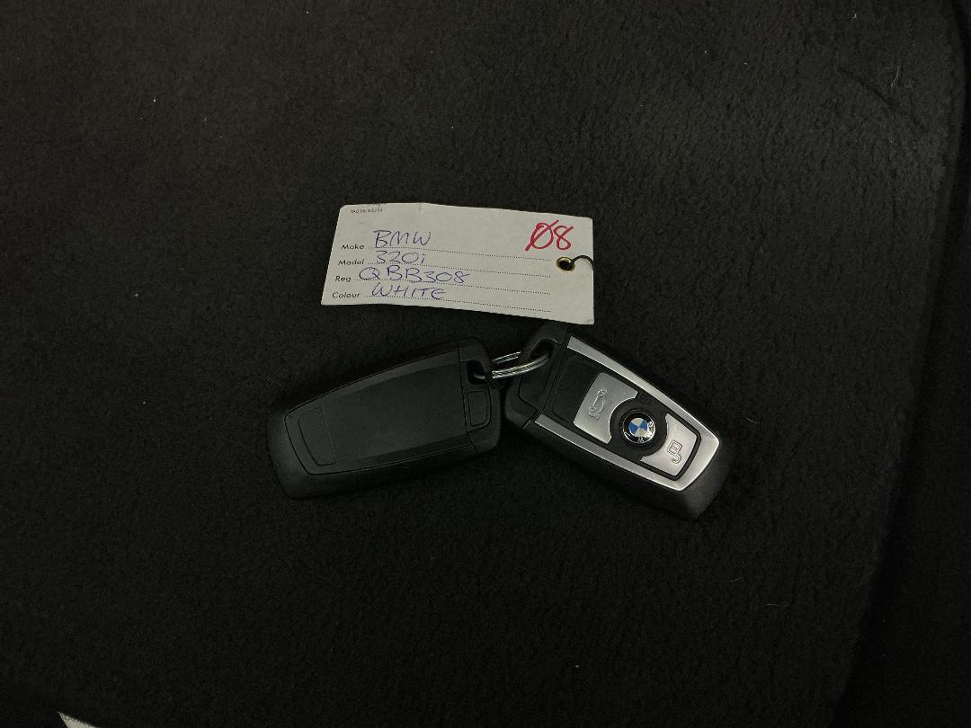 Photo '22' of BMW 320I Photo '22' of BMW 320I