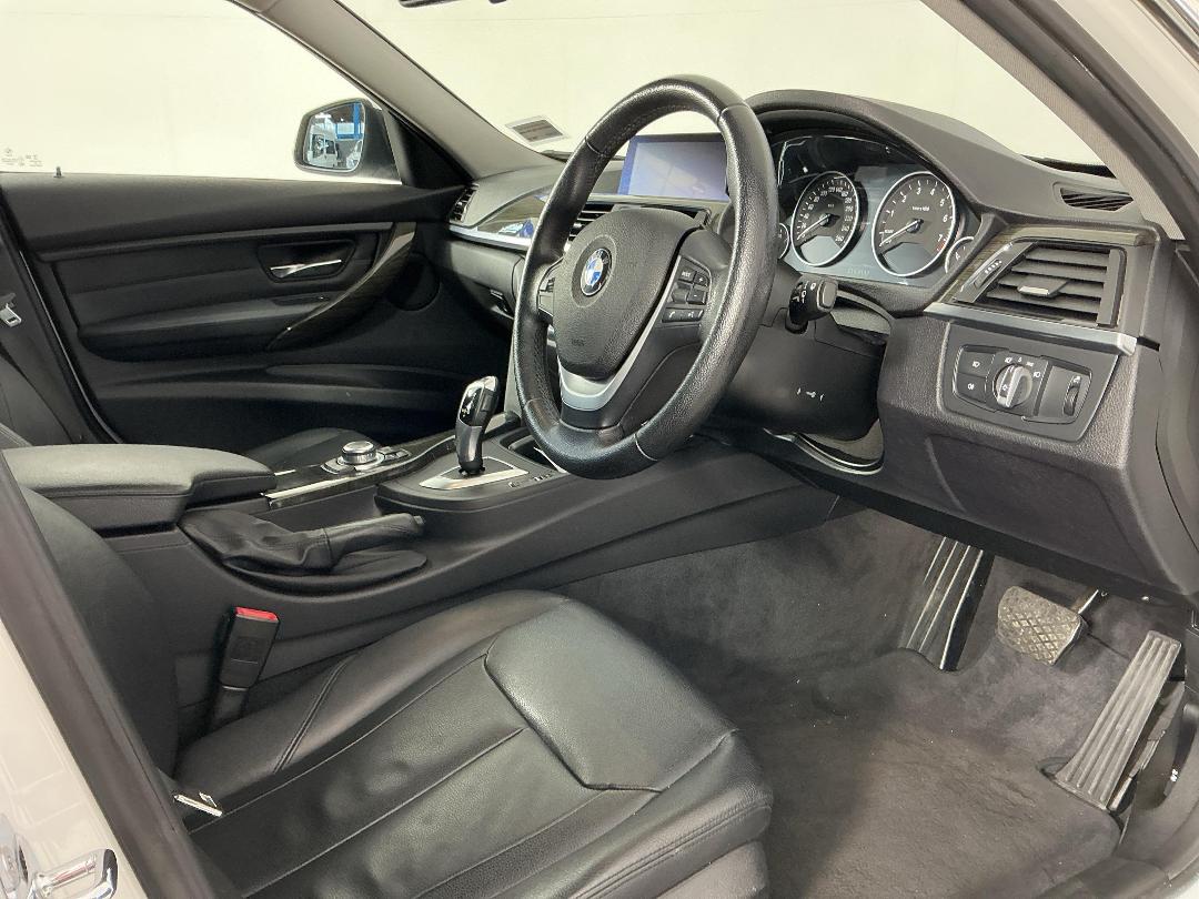 Photo '16' of BMW 320I Photo '16' of BMW 320I