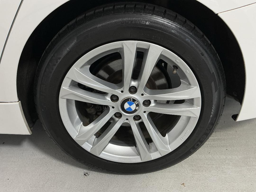 Photo '11' of BMW 320I Photo '11' of BMW 320I