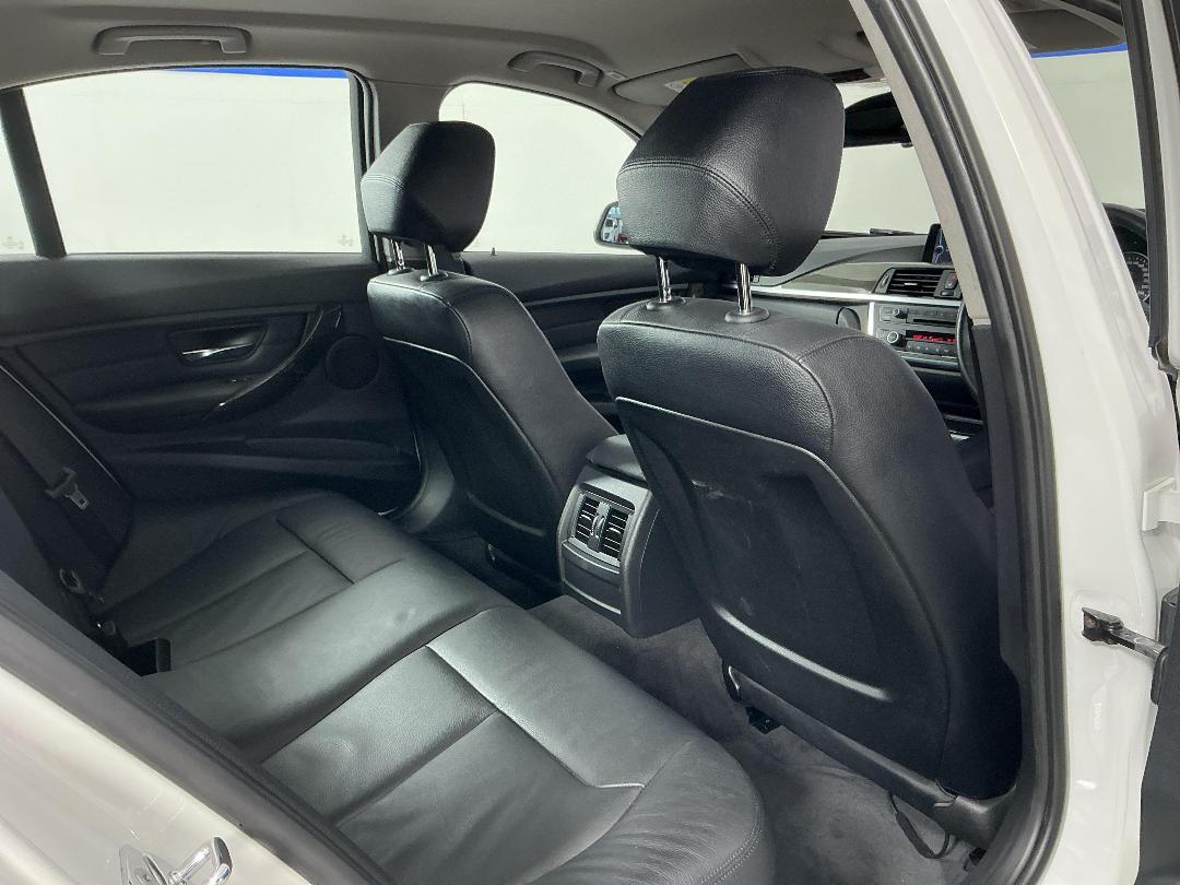 Photo '20' of BMW 320I Photo '20' of BMW 320I