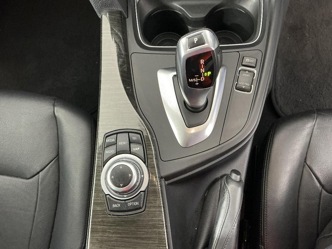 Photo '23' of BMW 320I Photo '23' of BMW 320I