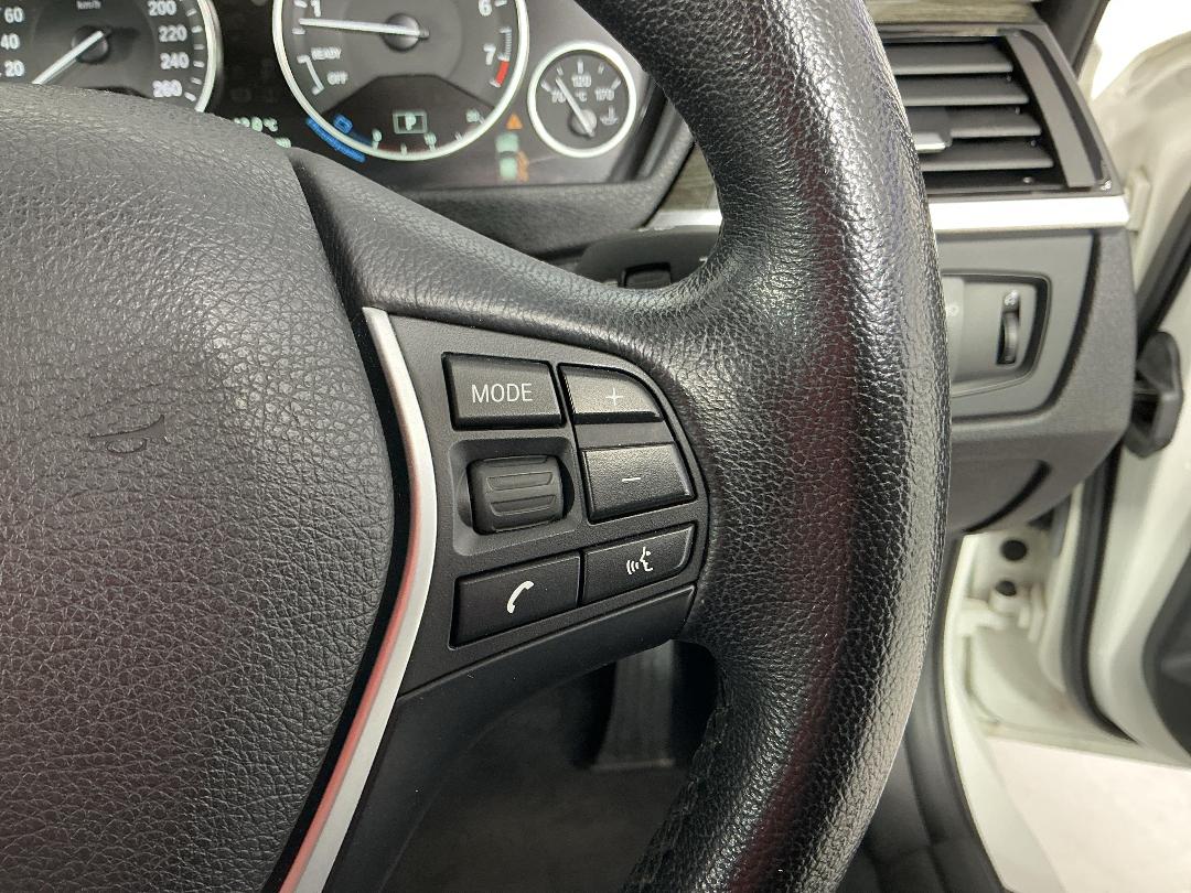 Photo '25' of BMW 320I Photo '25' of BMW 320I