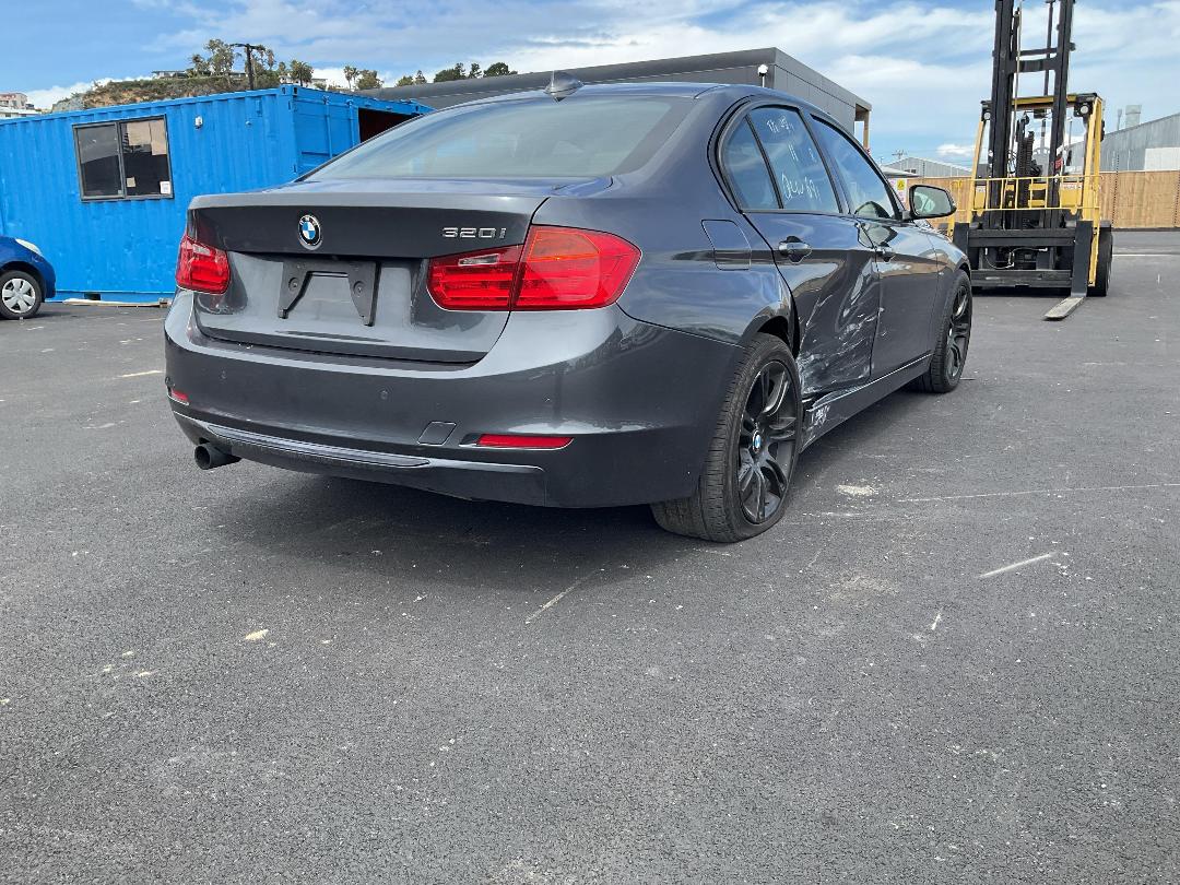 Photo '3' of BMW 320I Photo '3' of BMW 320I