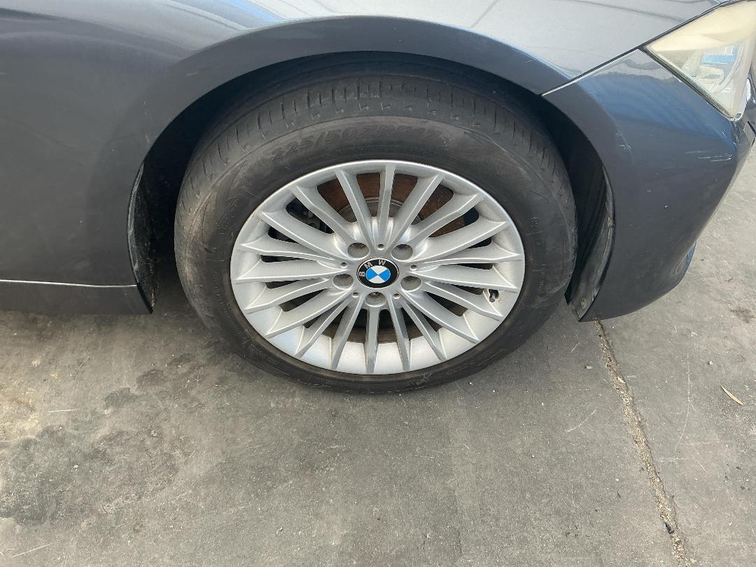 Photo '2' of BMW 320I