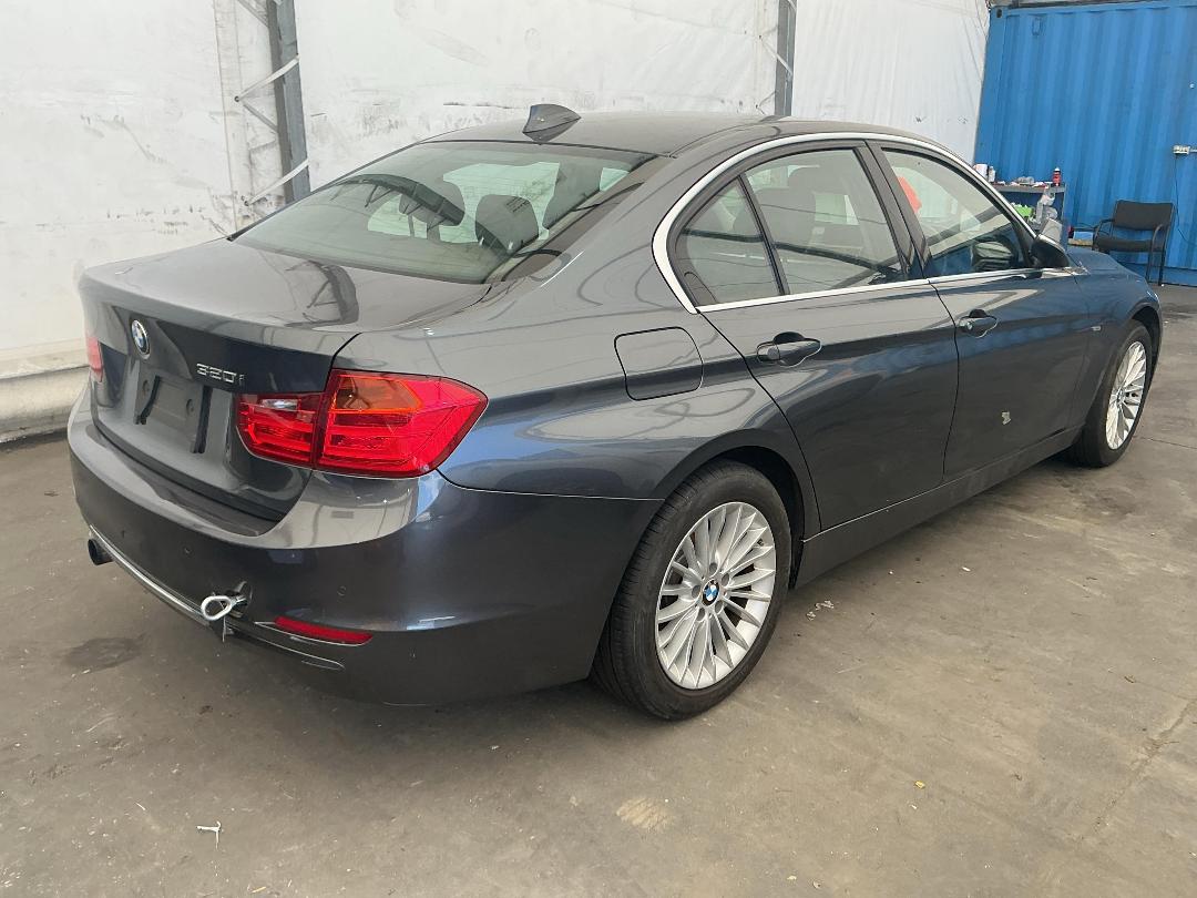 Photo '16' of BMW 320I