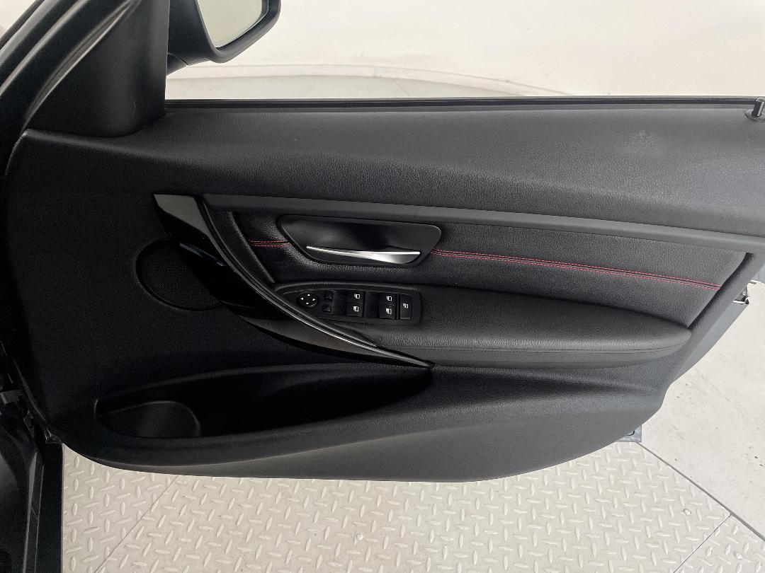 Photo '15' of BMW 320I