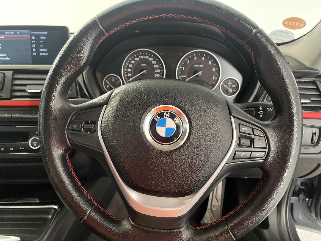 Photo '28' of BMW 320I