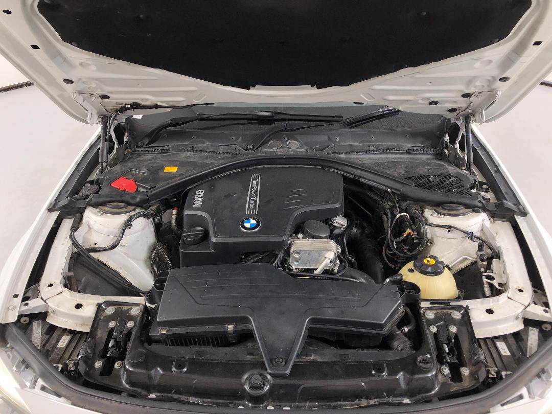 Photo '6' of BMW 320I Sport