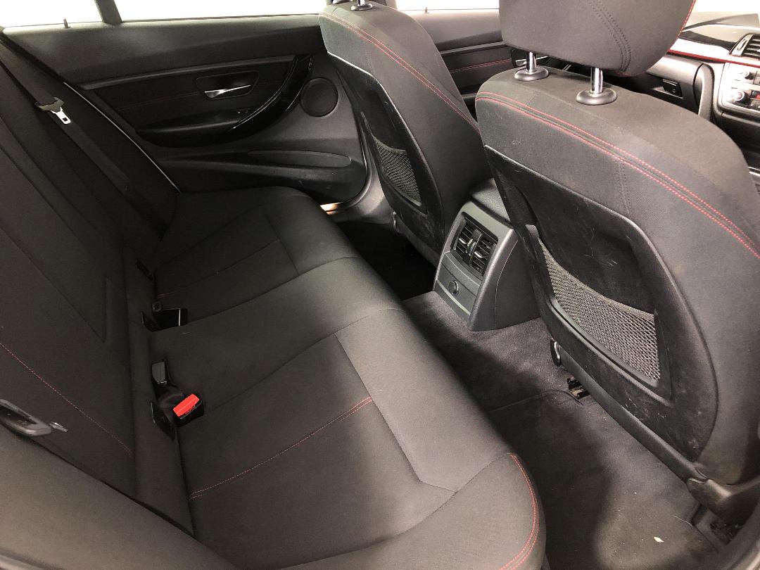 Photo '18' of BMW 320I Sport