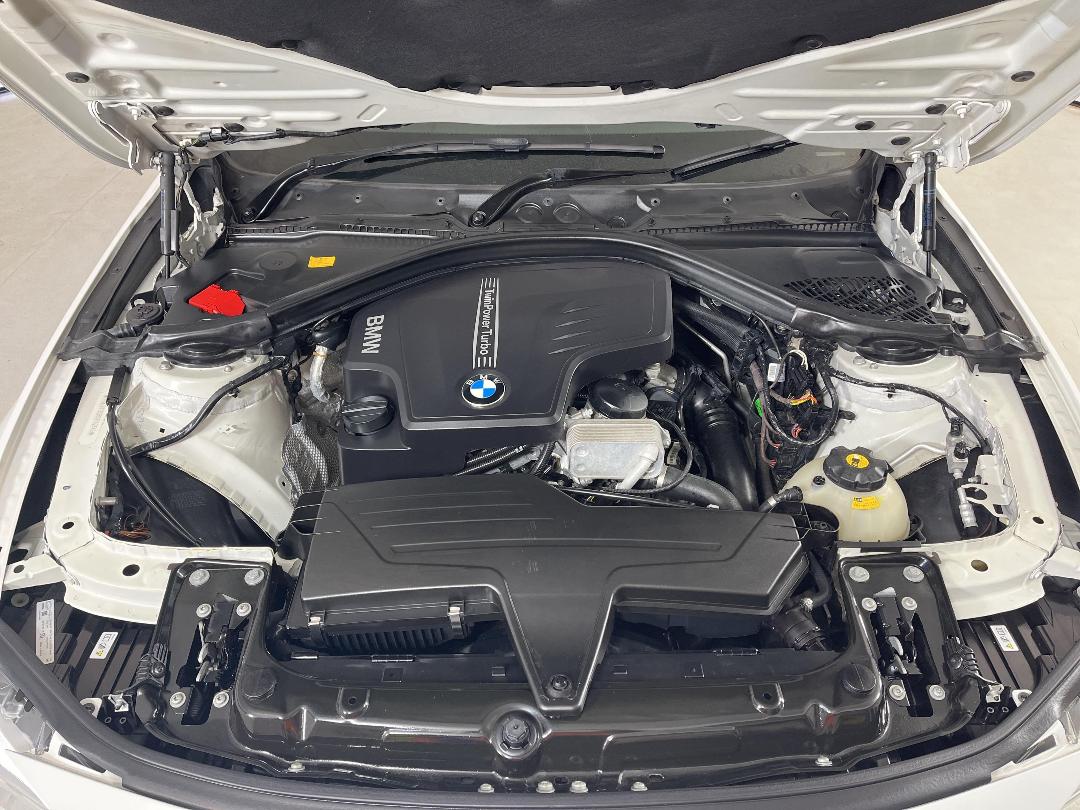 Photo '13' of BMW 320I Photo '13' of BMW 320I