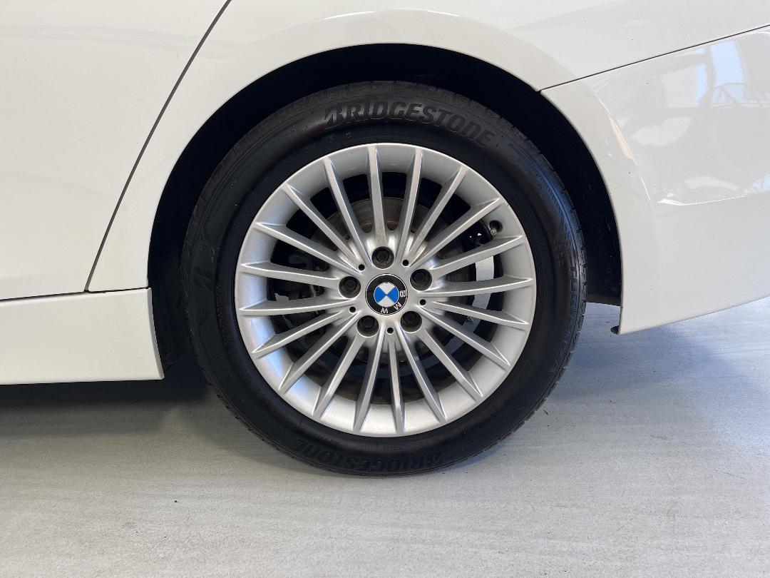 Photo '11' of BMW 320I Photo '11' of BMW 320I