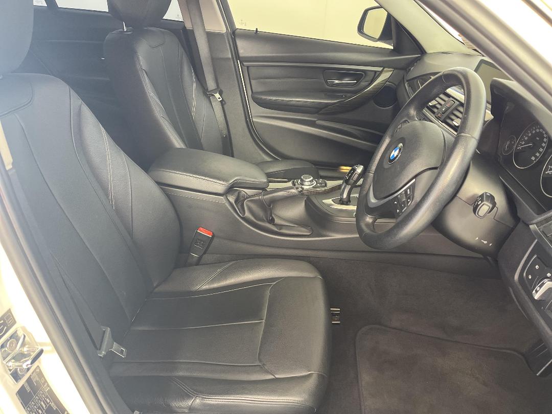 Photo '16' of BMW 320I Photo '16' of BMW 320I