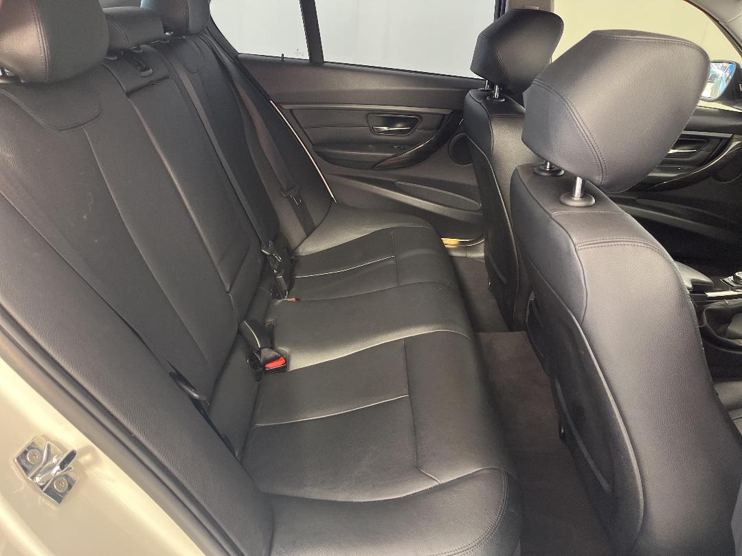 Photo '20' of BMW 320I Photo '20' of BMW 320I