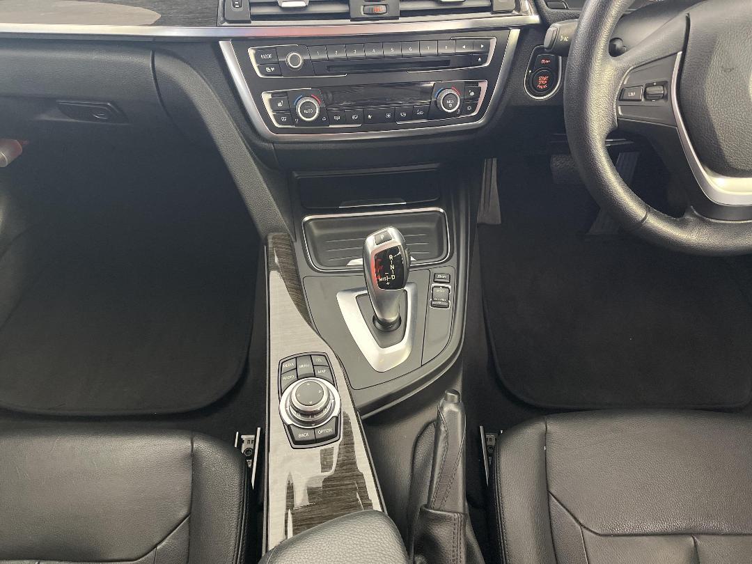 Photo '18' of BMW 320I Photo '18' of BMW 320I