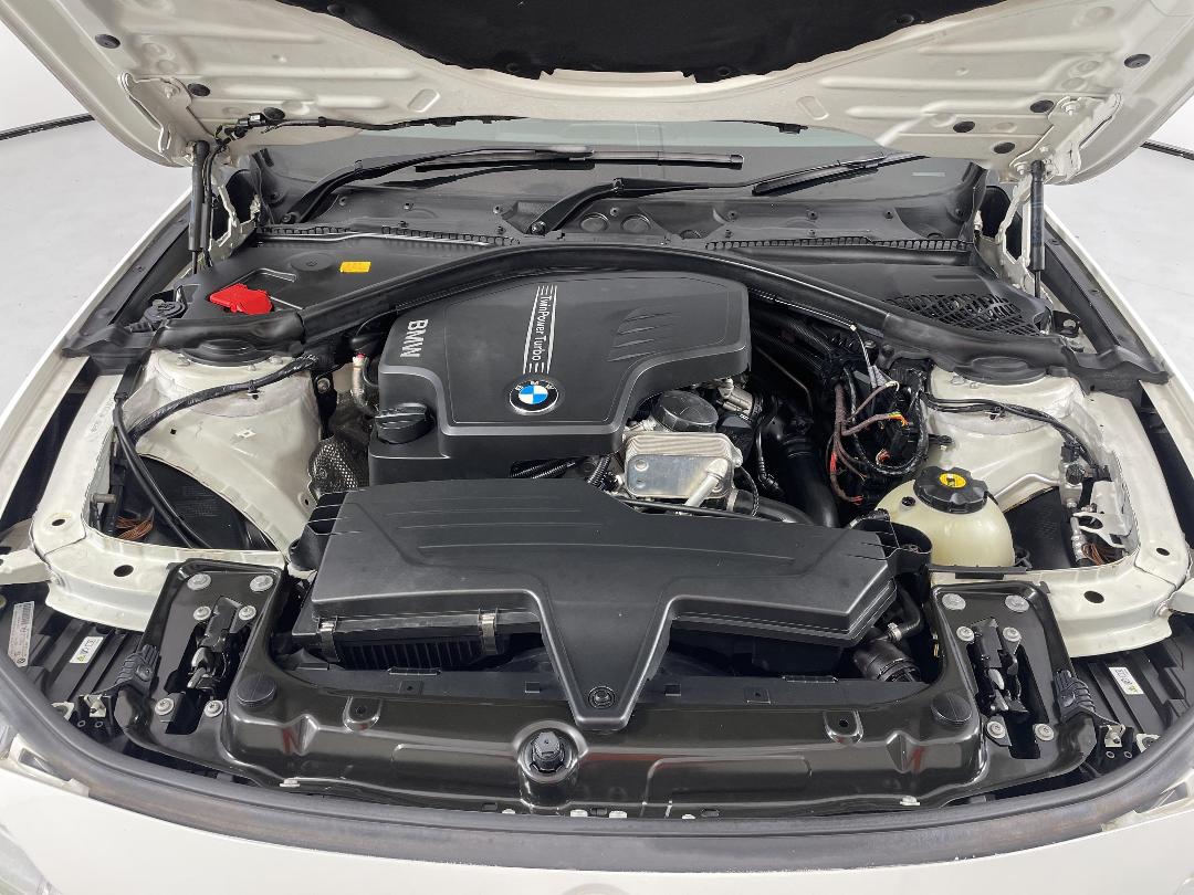 Photo '13' of BMW 320I