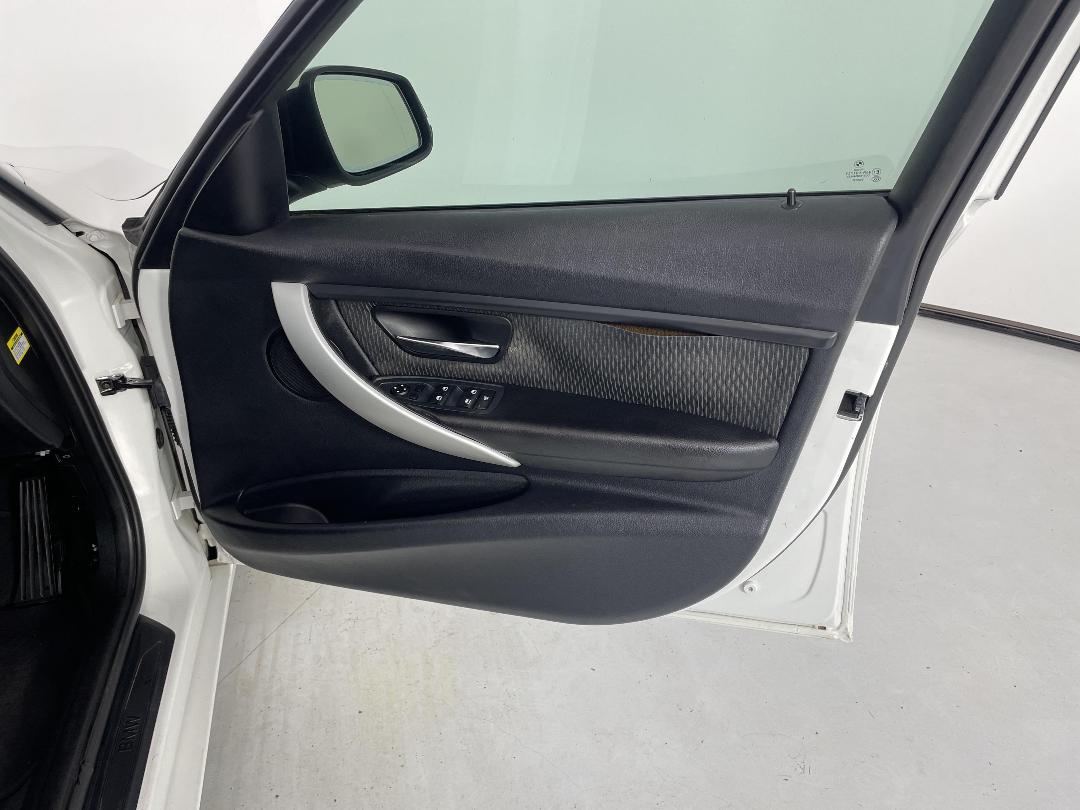 Photo '15' of BMW 320I