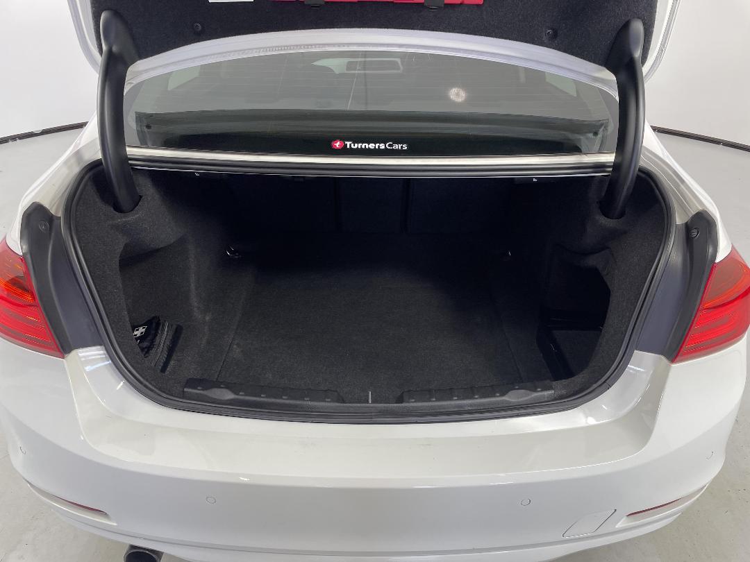 Photo '14' of BMW 320I