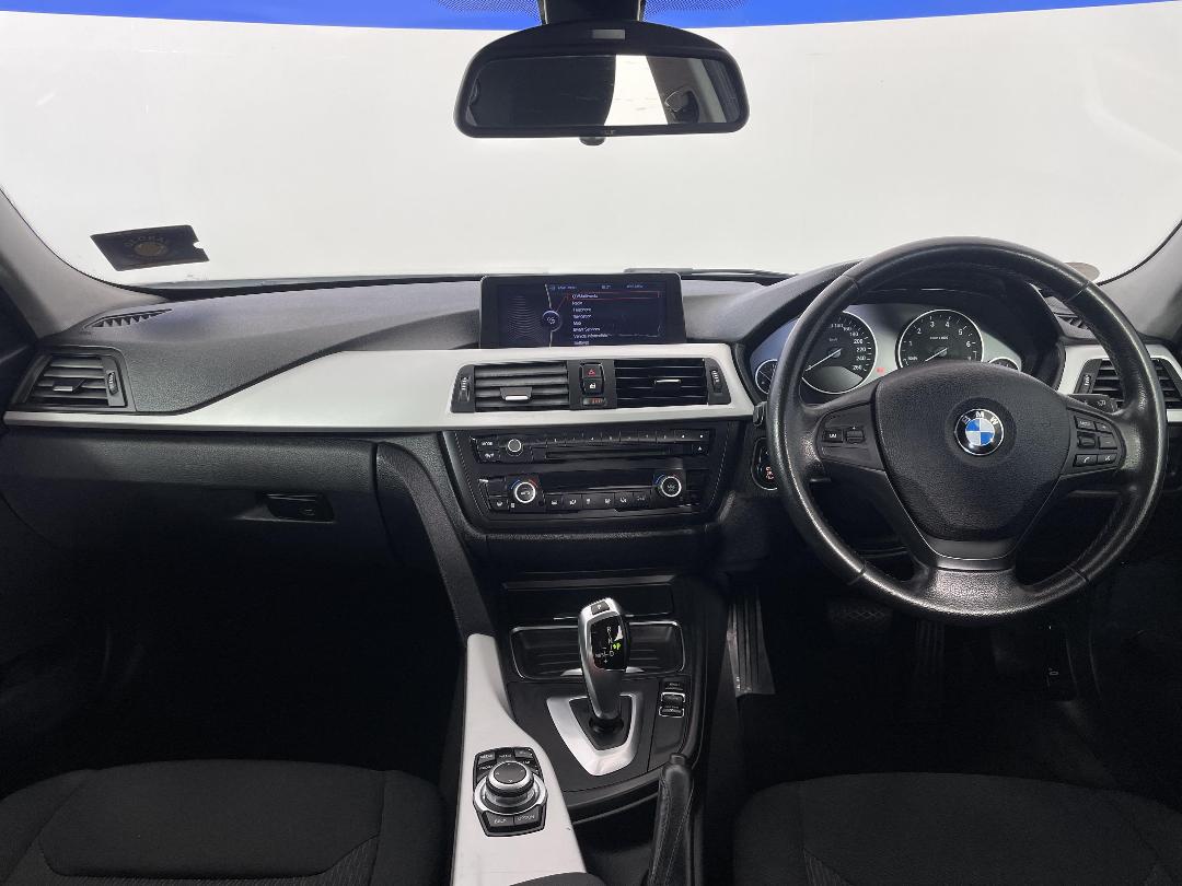 Photo '17' of BMW 320I