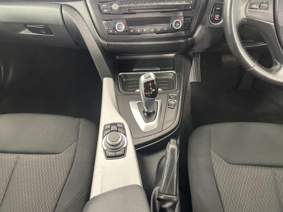 Photo '18' of BMW 320I