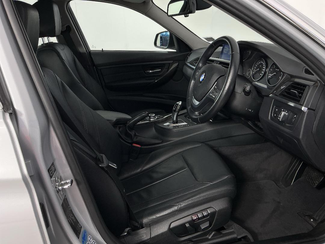 Photo '16' of BMW 328I