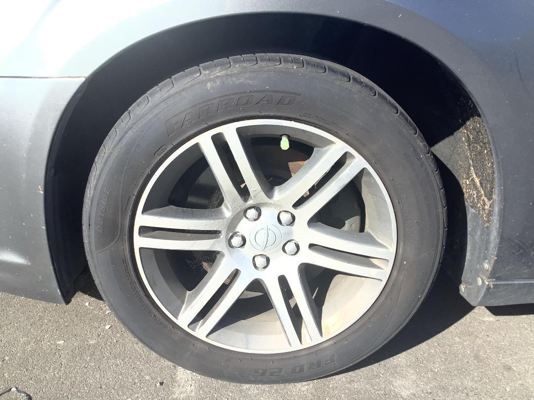 Photo '4' of Chrysler 300 V6 LTD Photo '4' of Chrysler 300 V6 LTD