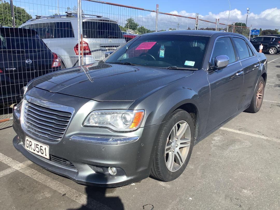 Photo '3' of Chrysler 300 V6 LTD Photo '3' of Chrysler 300 V6 LTD