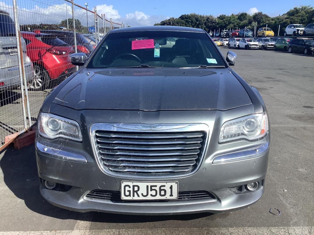 Photo '2' of Chrysler 300 V6 LTD Photo '2' of Chrysler 300 V6 LTD