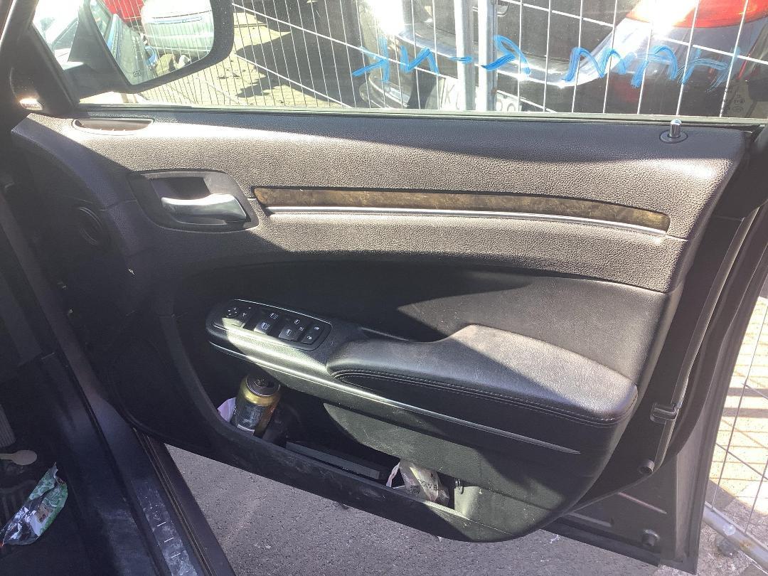 Photo '13' of Chrysler 300 V6 LTD Photo '13' of Chrysler 300 V6 LTD