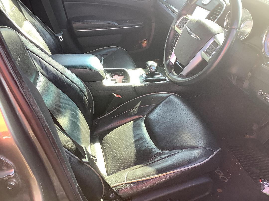 Photo '14' of Chrysler 300 V6 LTD Photo '14' of Chrysler 300 V6 LTD