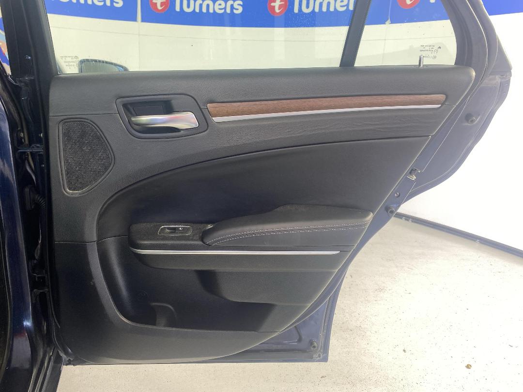 Photo '19' of Chrysler 300C