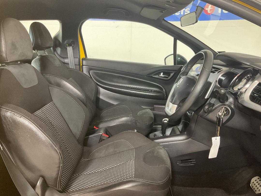 Photo '16' of Citroen DS3 Photo '16' of Citroen DS3