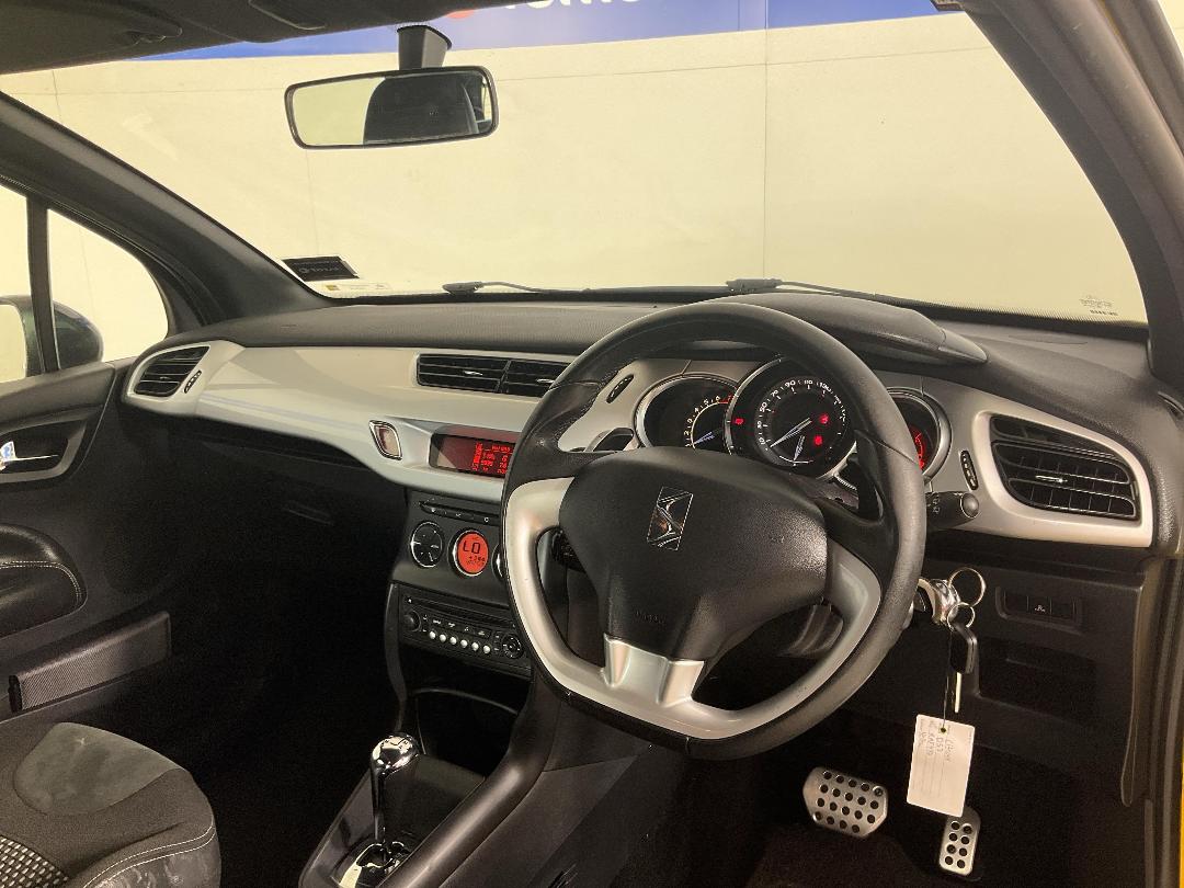 Photo '17' of Citroen DS3 Photo '17' of Citroen DS3