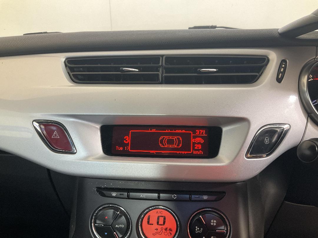 Photo '29' of Citroen DS3 Photo '29' of Citroen DS3