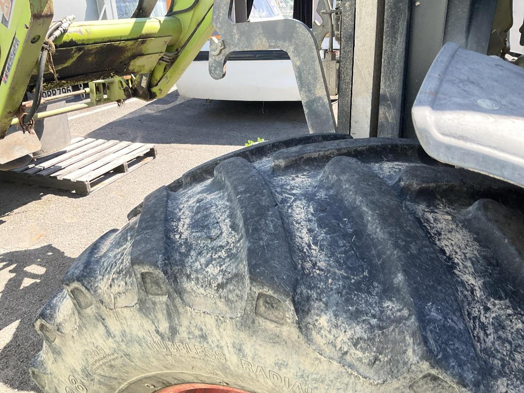 Photo '25' of Claas 640 Arion Tractor