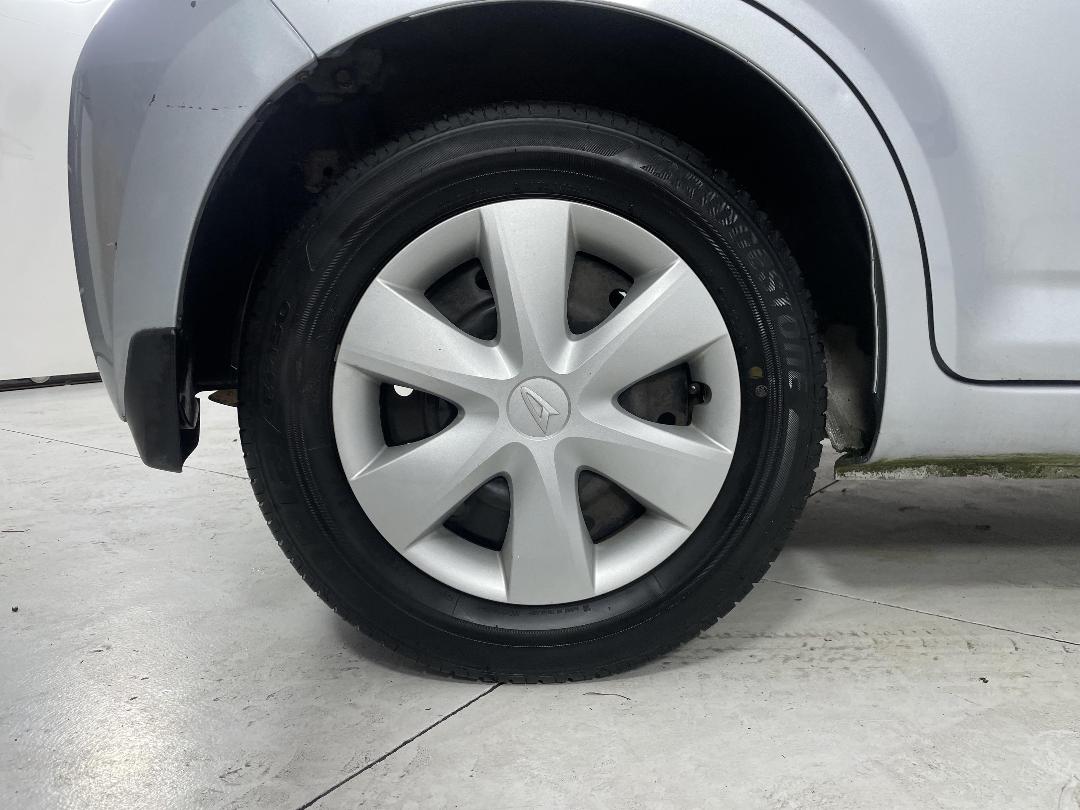 Photo '12' of Daihatsu Sirion Photo '12' of Daihatsu Sirion