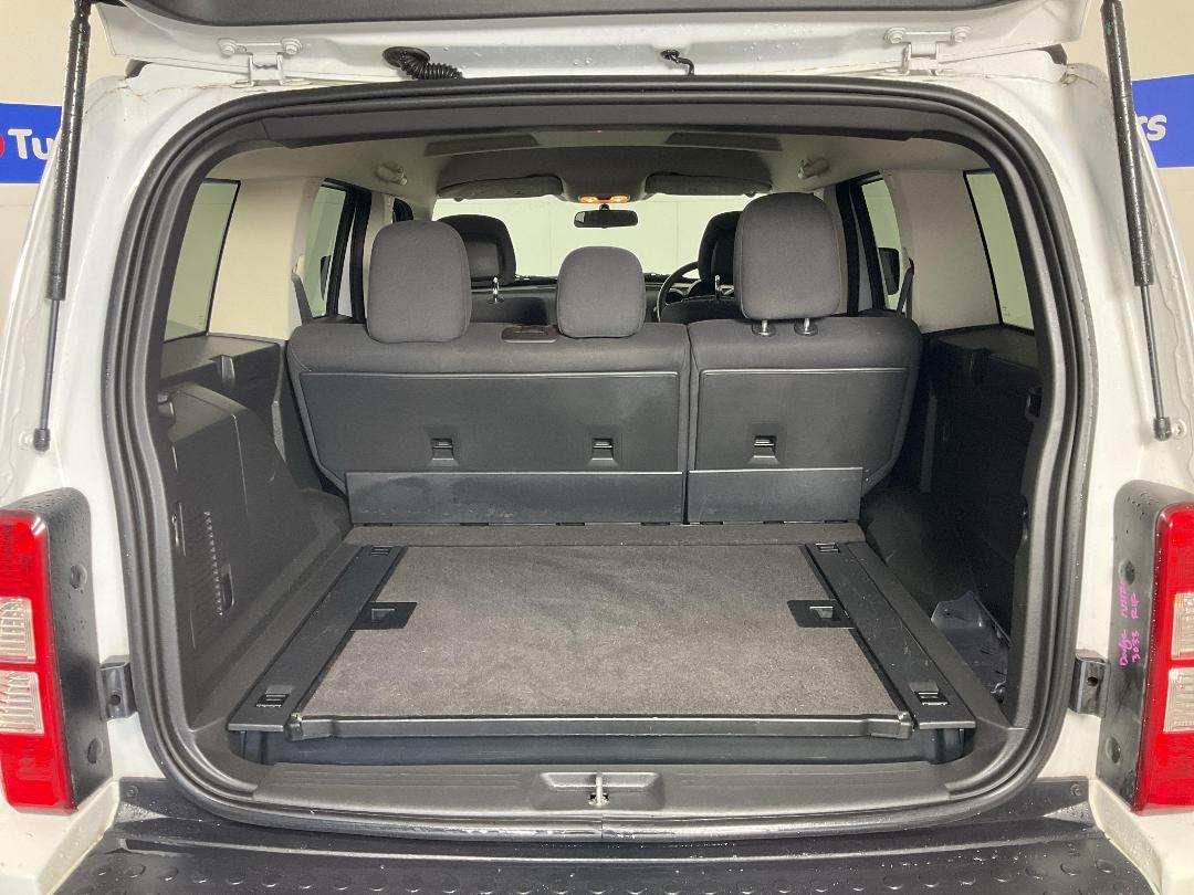 Photo '14' of Dodge Nitro