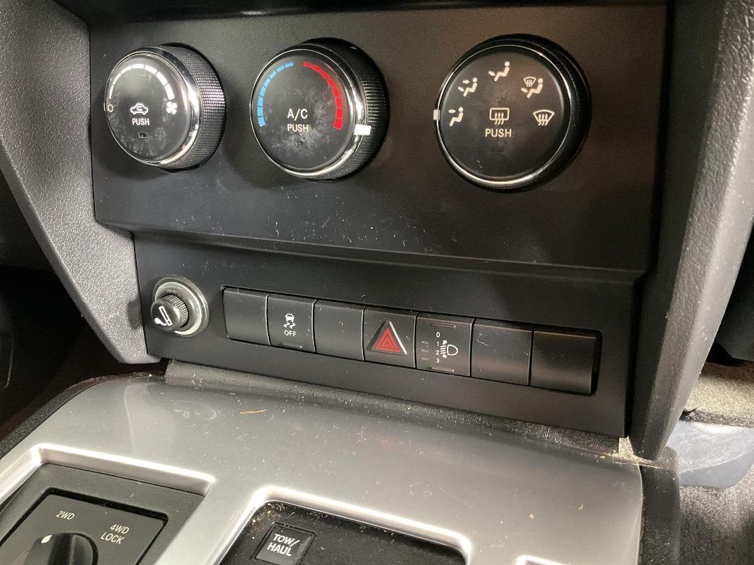 Photo '27' of Dodge Nitro