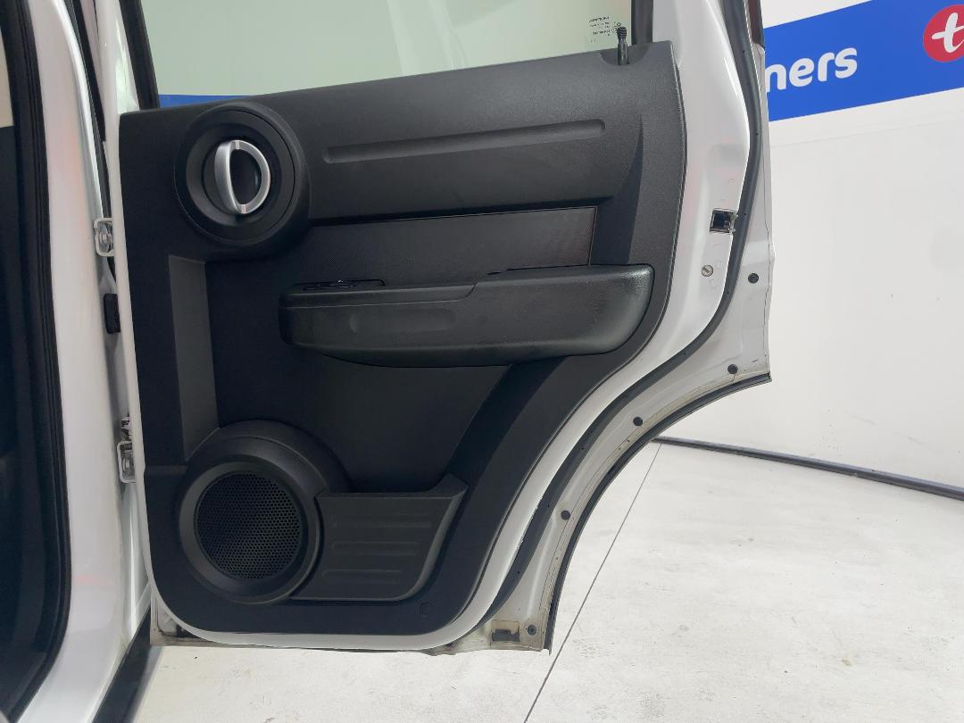 Photo '19' of Dodge Nitro Photo '19' of Dodge Nitro