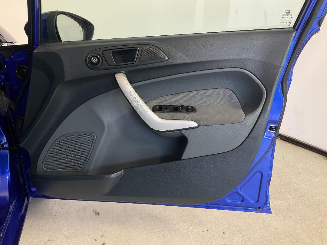 Photo '15' of Ford Fiesta