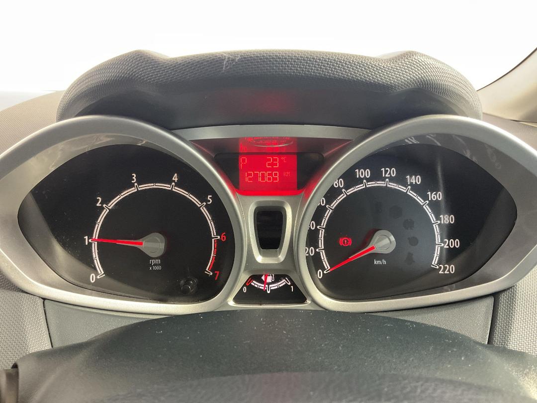 Photo '21' of Ford Fiesta