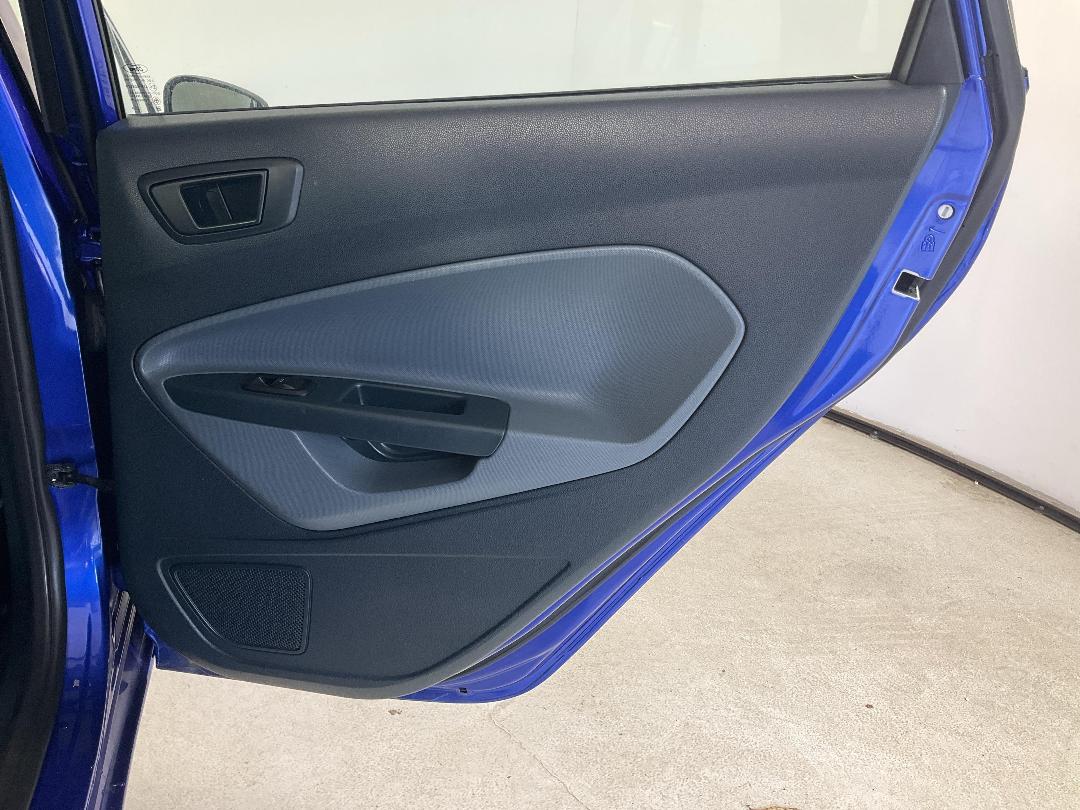 Photo '19' of Ford Fiesta