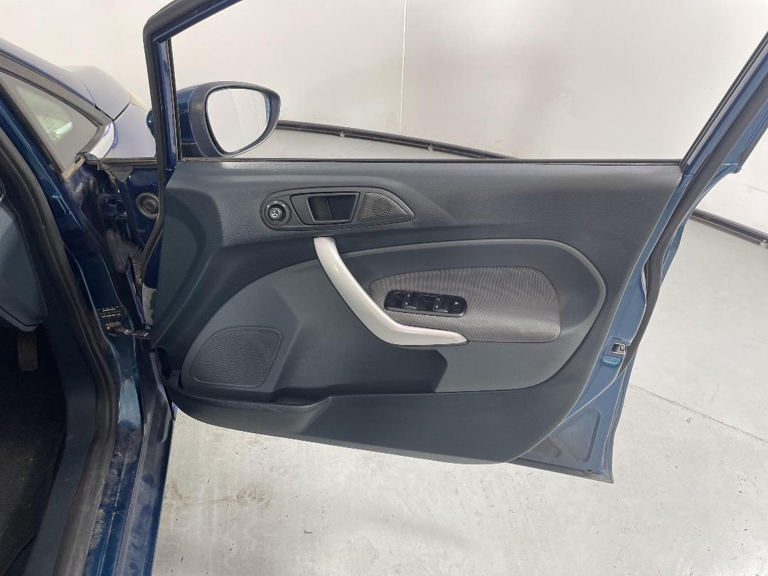 Photo '15' of Ford Fiesta Photo '15' of Ford Fiesta