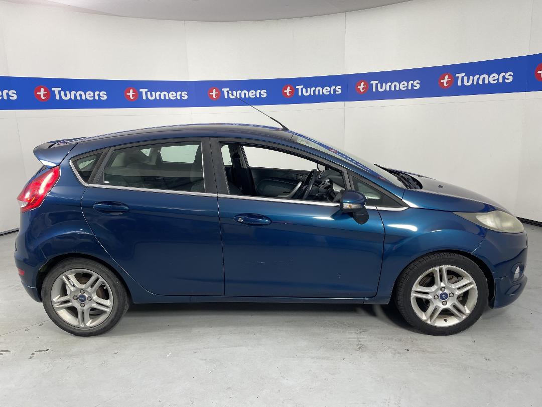 Photo '24' of Ford Fiesta Photo '24' of Ford Fiesta