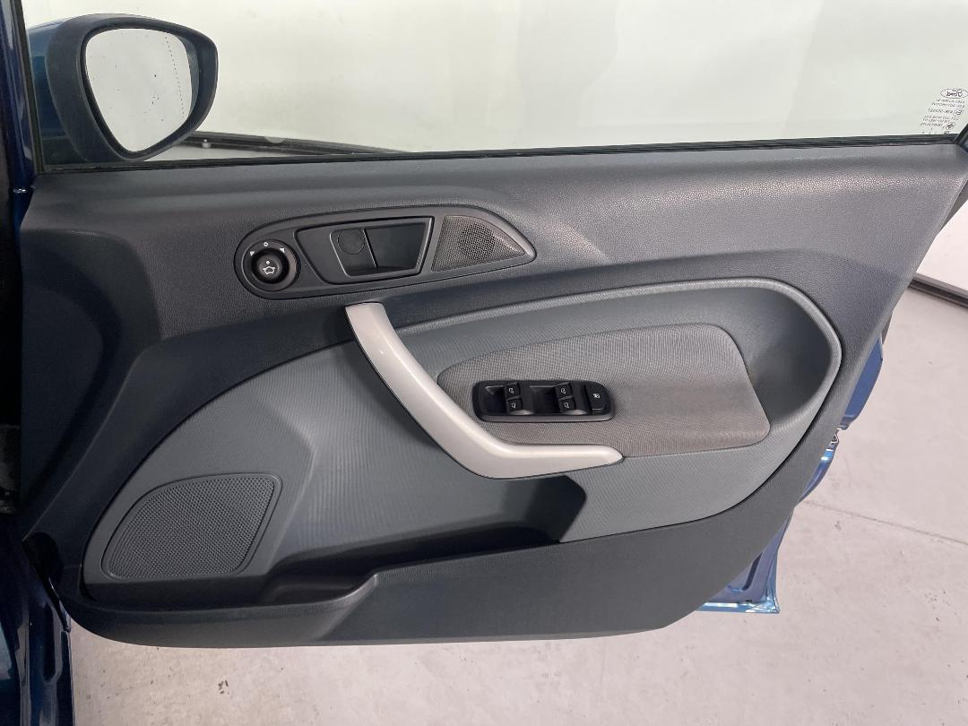 Photo '16' of Ford Fiesta Photo '16' of Ford Fiesta